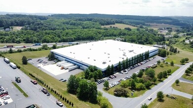 9775 Commerce Cir, Kutztown, PA à louer Photo intérieure– Image 1 sur 4