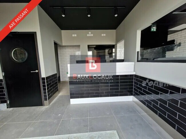 Plus de détails pour Local commercial à vendre