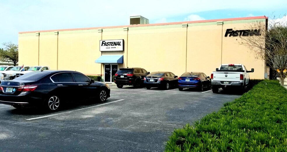 816 Manatee Ave E, Bradenton, FL à louer - Photo de l’immeuble – Image 3 sur 7