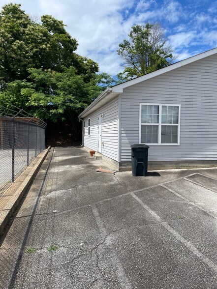 482 Chattahoochee St, Cornelia, GA à vendre - Photo de l’immeuble – Image 3 sur 11