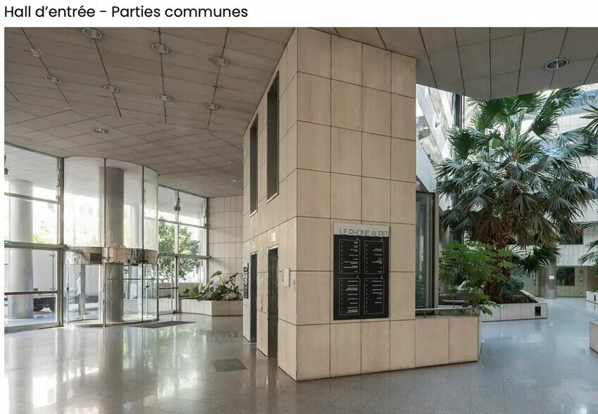 Bureau dans Lyon à vendre - Photo de l’immeuble – Image 2 sur 24
