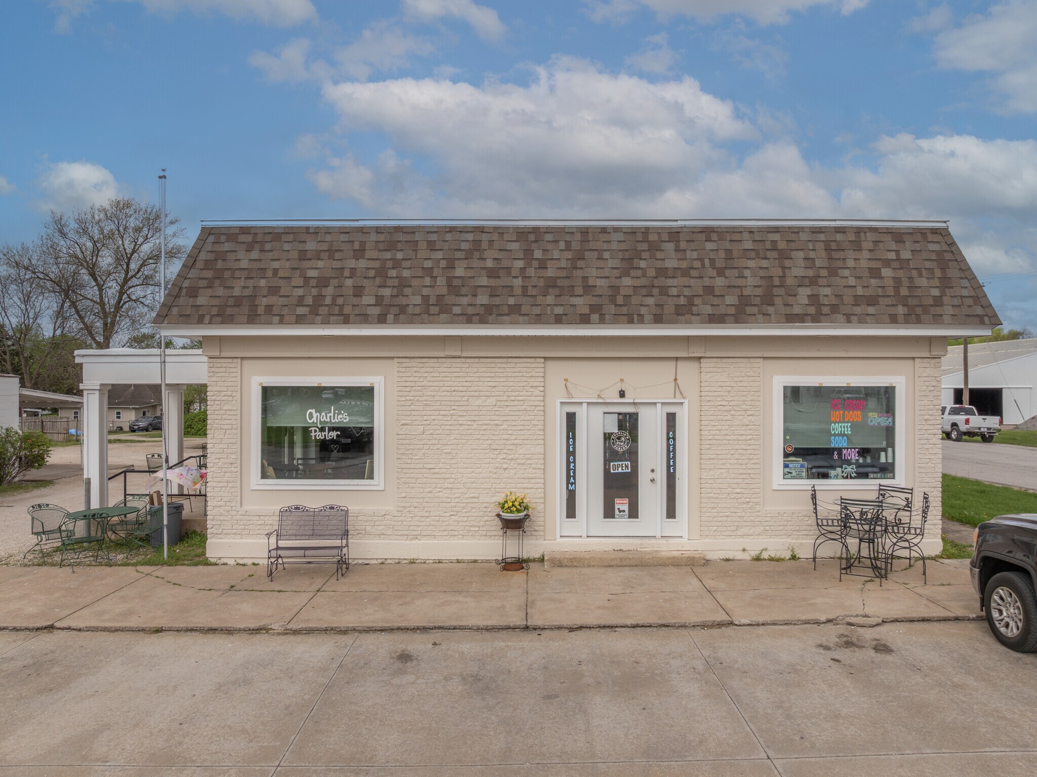 220 W Lincoln St, Hawk Point, MO à vendre Photo de l’immeuble– Image 1 sur 32