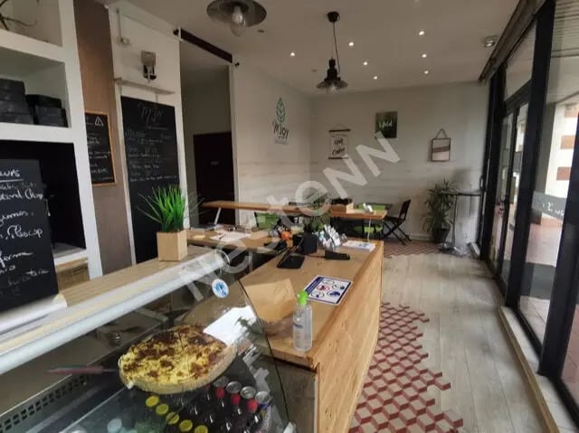 Plus de détails pour Local commercial à vendre