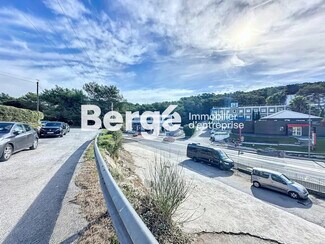 Plus de détails pour Local commercial à louer