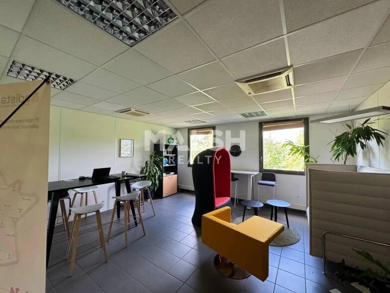 Bureau dans Saint-Étienne à vendre - Photo de l’immeuble – Image 3 sur 6