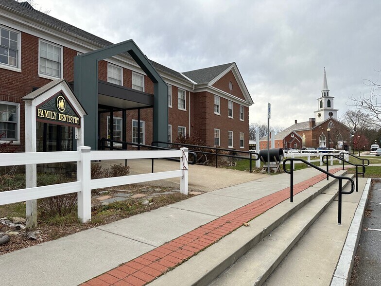 5 Carver St, Brandon, VT à louer - Photo de l’immeuble – Image 3 sur 7