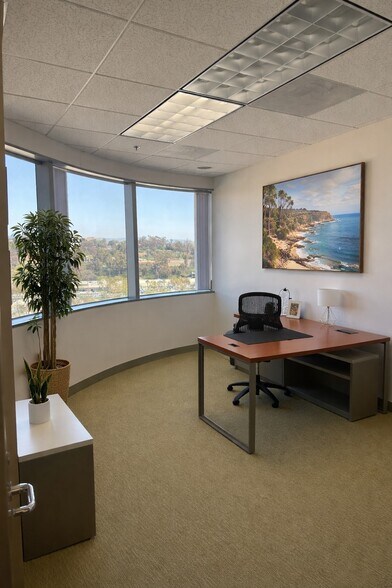 28202 Cabot Rd, Laguna Niguel, CA à louer - Photo de l’immeuble – Image 2 sur 16