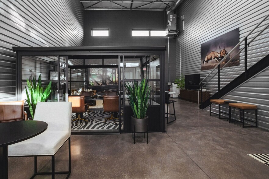 15431 Fitzhugh Rd, Dripping Springs, TX à vendre - Photo intérieure – Image 1 sur 19