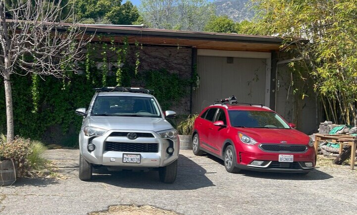 139 E Montecito Ave, Sierra Madre, CA à louer - Photo de l’immeuble – Image 3 sur 5
