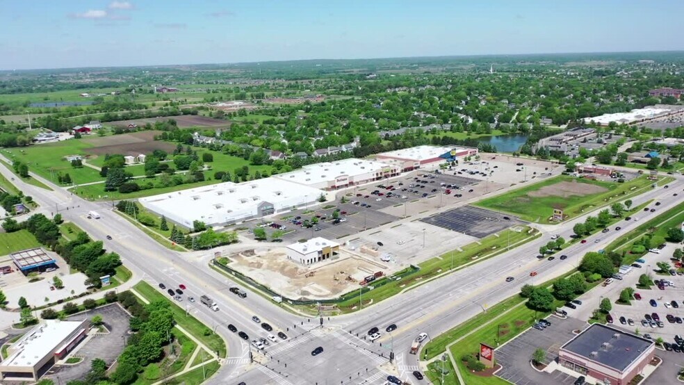 1812-2100 S Randall Rd, Geneva, IL à louer - Vidéo sur l’annonce professionnelle – Image 2 sur 8