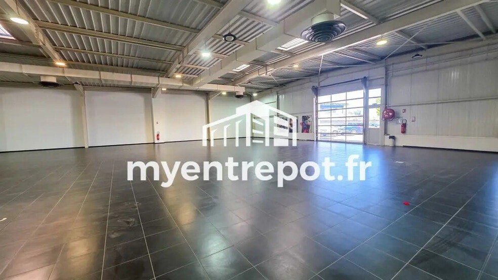 Local d’activités dans Martigues à louer - Photo intérieure – Image 1 sur 5