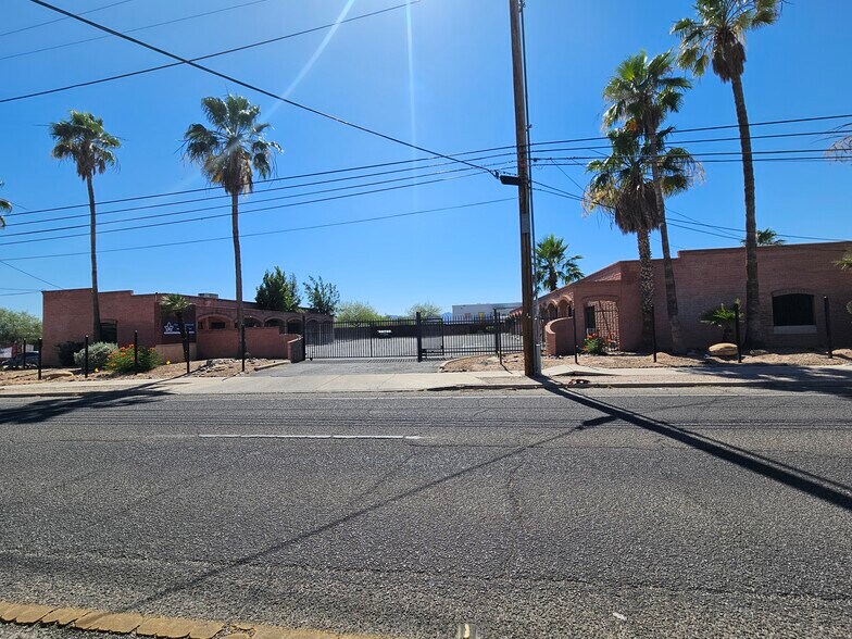3045 N 1st Ave, Tucson, AZ à louer - Photo de l’immeuble – Image 3 sur 7