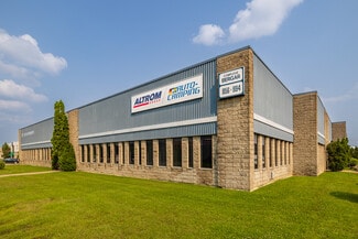 Plus de détails pour 956-974 Rue Bergar, Laval, QC - Industriel/Logistique à louer