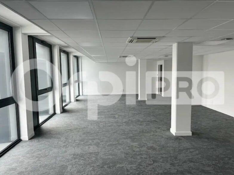 Bureau dans La Rochelle à vendre - Photo de l’immeuble – Image 1 sur 4