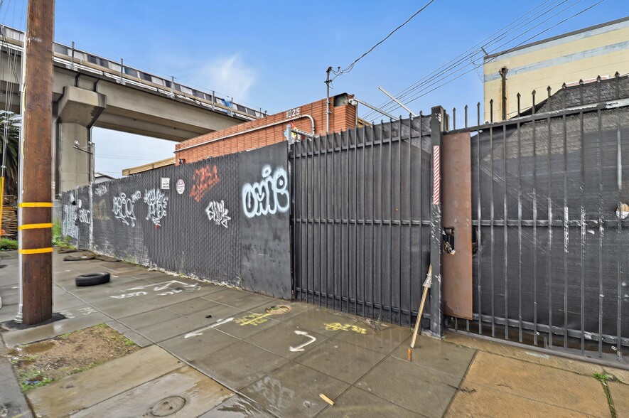 1025 44th Ave, Oakland, CA à vendre - Photo de l’immeuble – Image 3 sur 43