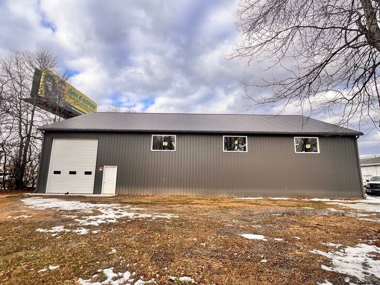 2111 Ogletown Rd, Newark, DE à louer - Photo de l’immeuble – Image 2 sur 5