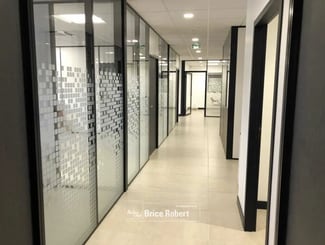 Plus de détails pour Local d'activités à louer