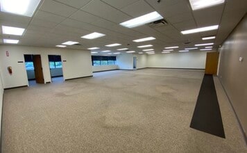 2110 Fox Dr, Champaign, IL à vendre Photo de l’immeuble– Image 2 sur 6