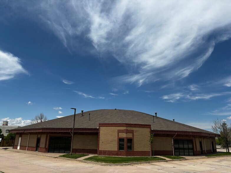3701 S Santa Fe Dr, Sheridan, CO à louer - Photo de l’immeuble – Image 2 sur 7
