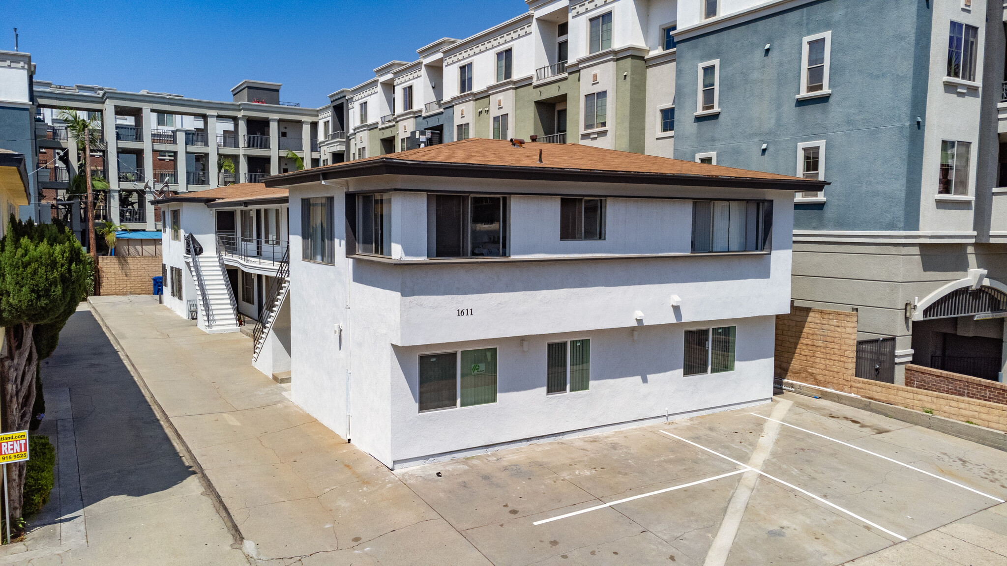 1611 Brockton Ave, Los Angeles, CA à vendre Photo de l’immeuble– Image 1 sur 30