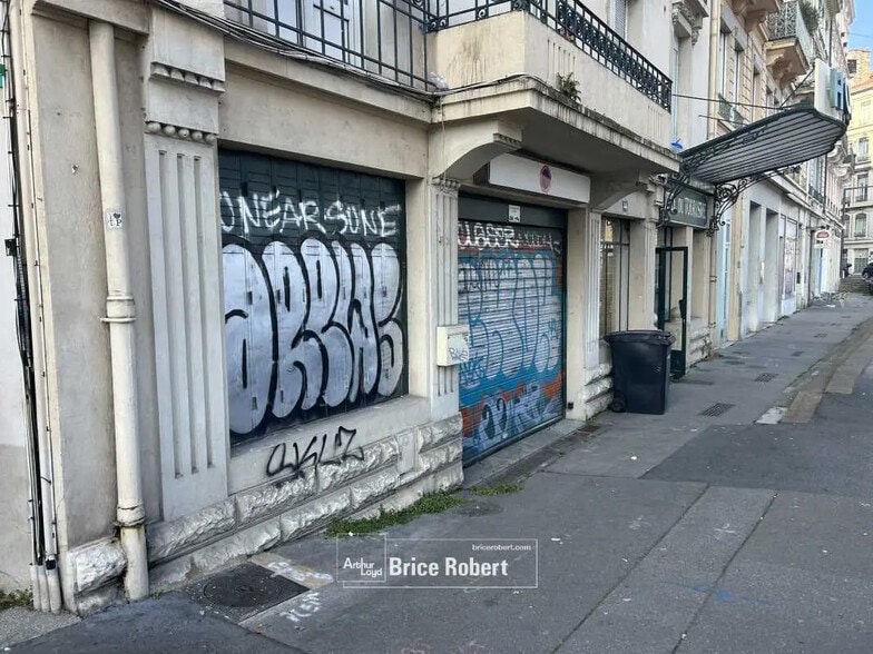 Local d'activités dans Lyon à vendre - Photo de l’immeuble – Image 3 sur 4