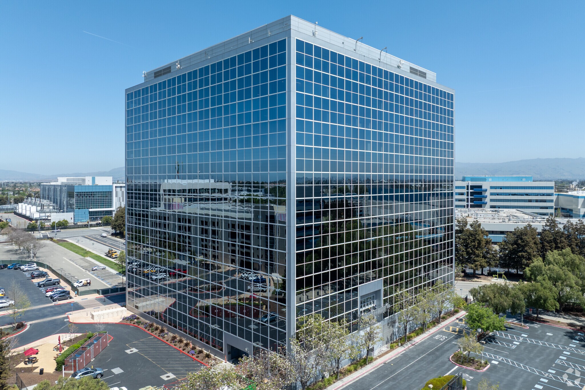 2350 Mission College Blvd, Santa Clara, CA à louer Photo principale– Image 1 sur 28