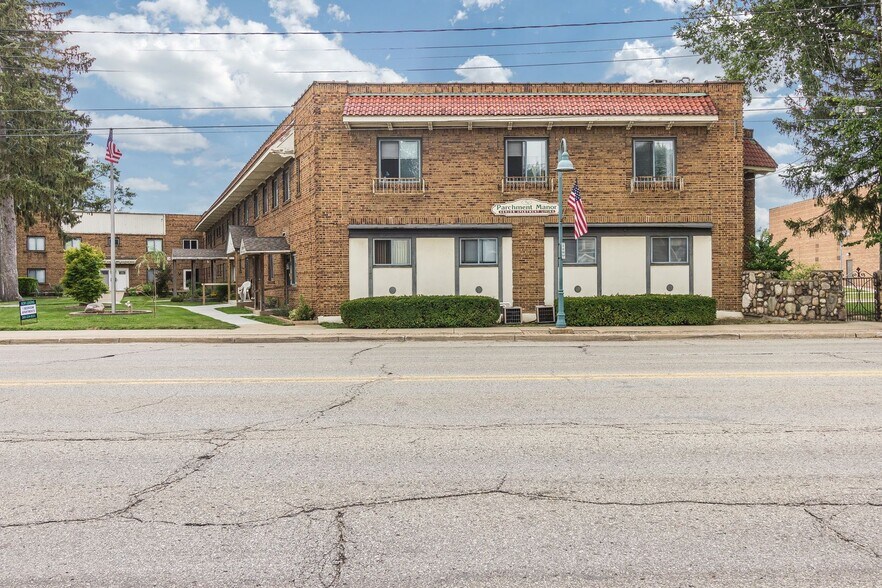 133 N Riverview Dr, Parchment, MI à vendre - Photo de l’immeuble – Image 3 sur 7