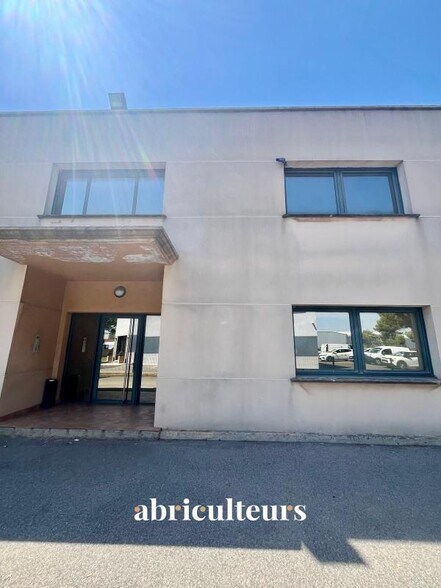 79 Boulevard De L'Europe, Vitrolles à louer - Photo de l’immeuble – Image 2 sur 11