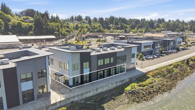 1280 N Bayshore Dr, Coos Bay, OR à louer Photo intérieure– Image 1 sur 21