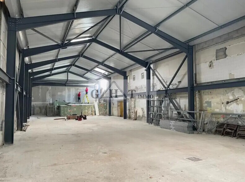 Industriel/Logistique dans Saint-Fargeau-Ponthierry à vendre - Photo intérieure – Image 1 sur 2