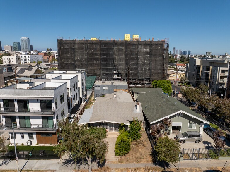 932 S Harvard Blvd, Los Angeles, CA à vendre - Photo de l’immeuble – Image 2 sur 7