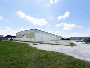 10930 Brittmoore Park Dr, Houston, TX à louer Photo de l’immeuble– Image 2 sur 5