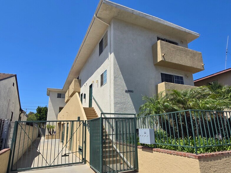 10809 Palms Blvd, Los Angeles, CA à vendre - Photo de l’immeuble – Image 1 sur 7
