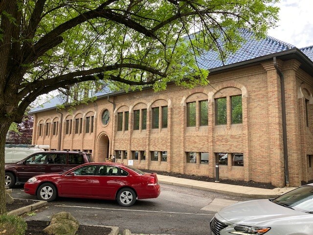 1020 Dennison Ave, Columbus, OH à louer - Photo de l’immeuble – Image 3 sur 8