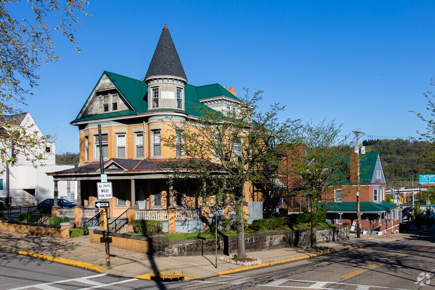 806 West St, Homestead, PA à vendre - Photo de l’immeuble – Image 2 sur 2