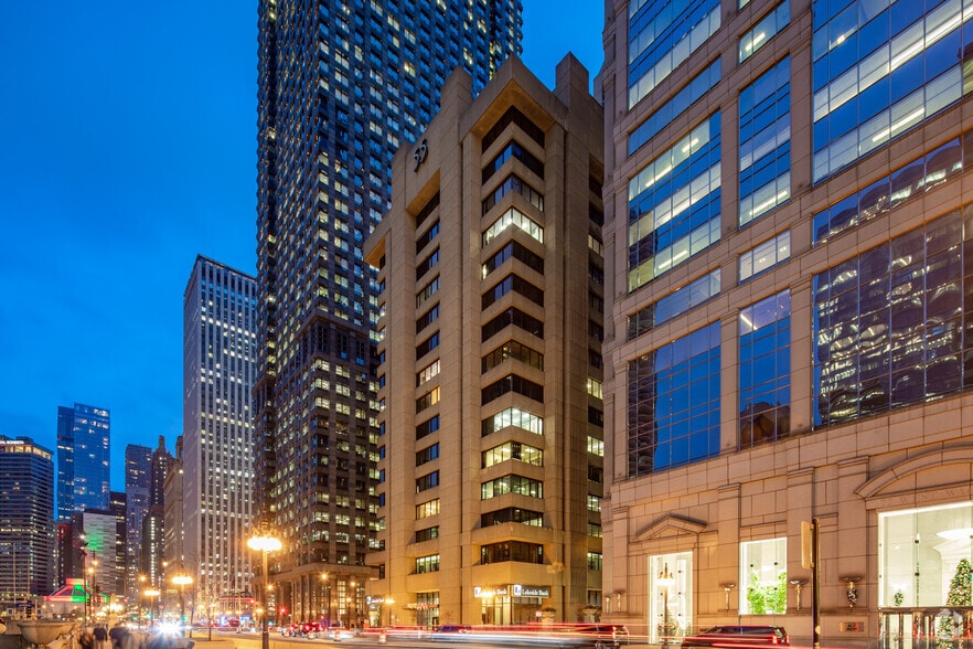 55 W Wacker Dr, Chicago, IL à vendre - Photo de l’immeuble – Image 2 sur 11
