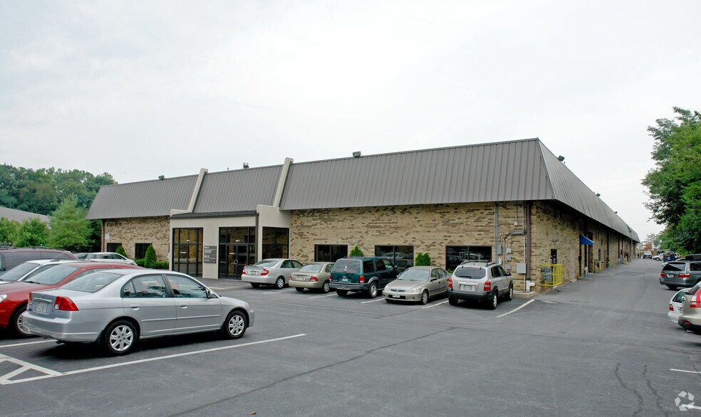8701-8739 Mylander Ln, Towson, MD à louer - Photo principale – Image 1 sur 30
