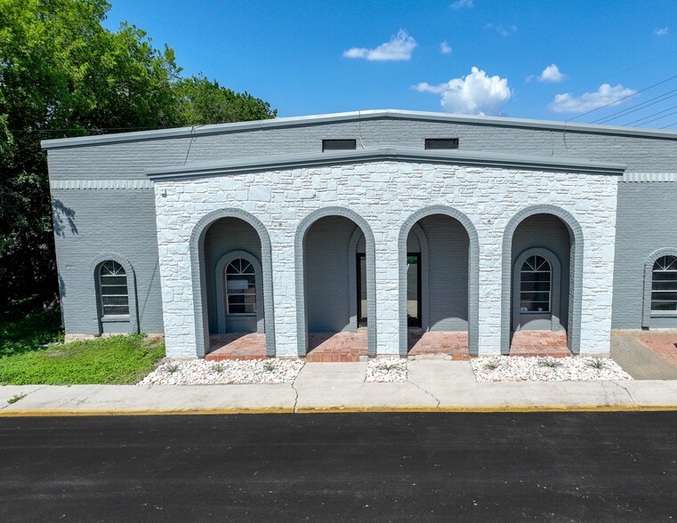 14732 Bulverde Rd, San Antonio, TX à louer - Photo de l’immeuble – Image 1 sur 28