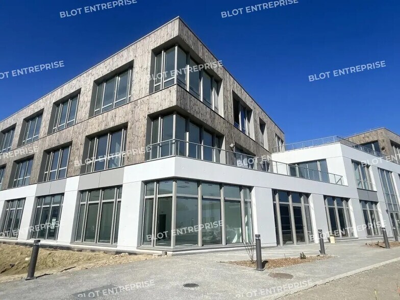 Bureau dans Pacé à vendre - Photo de l’immeuble – Image 3 sur 10