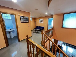 Plus de détails pour Local commercial à vendre