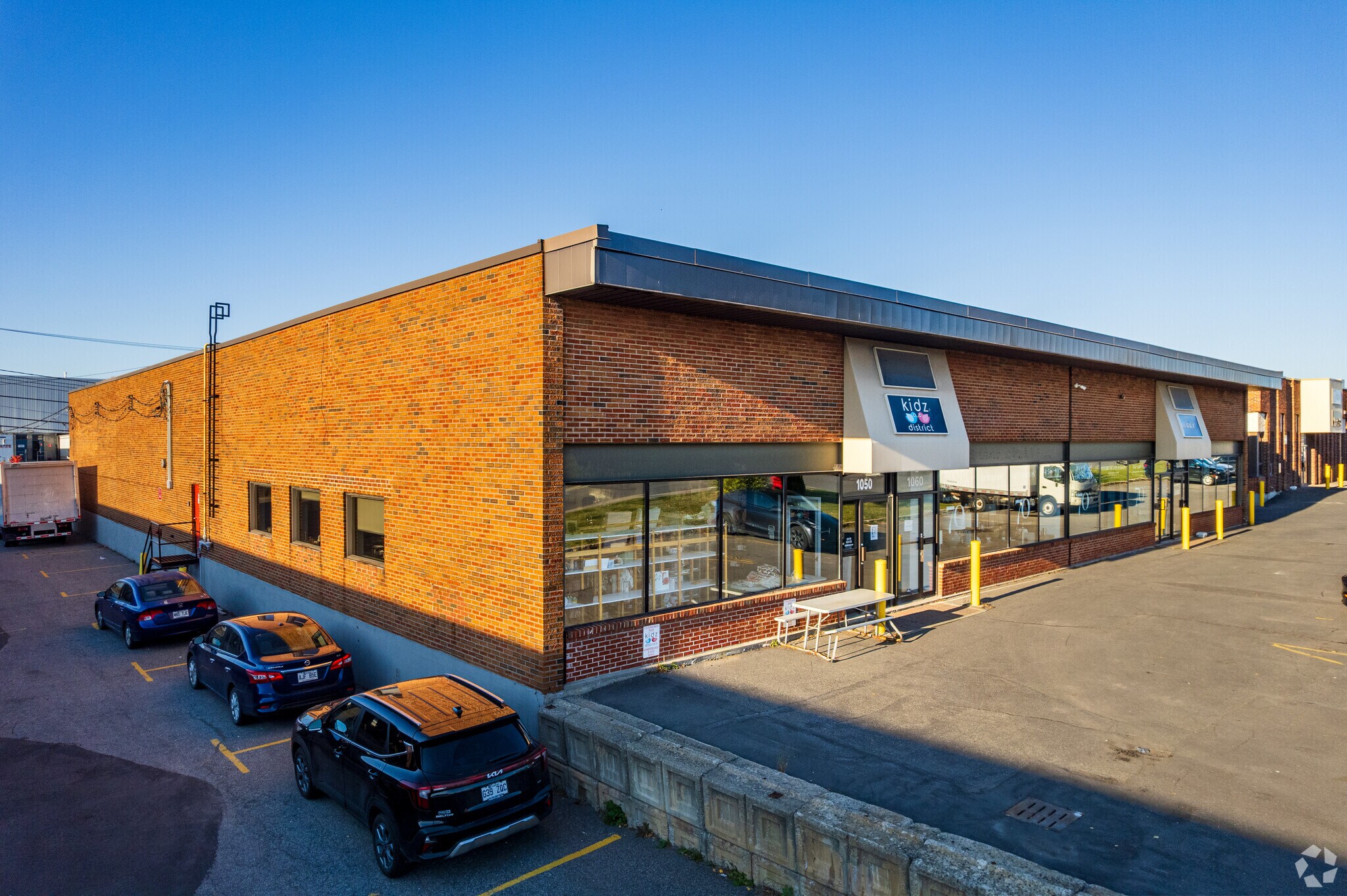 1050-1070 Rue Beaulac, Montréal, QC à louer Photo de l’immeuble– Image 1 sur 6