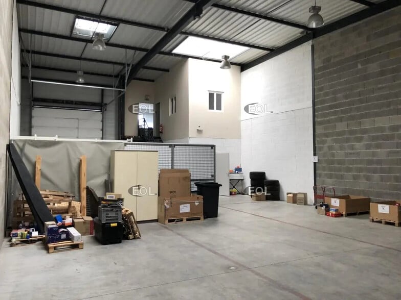 Local d’activités dans Mions à louer - Photo intérieure – Image 2 sur 6