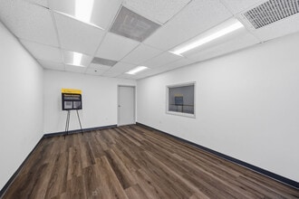 7950-7966 NW 14th St, Miami, FL à louer Photo intérieure– Image 2 sur 9