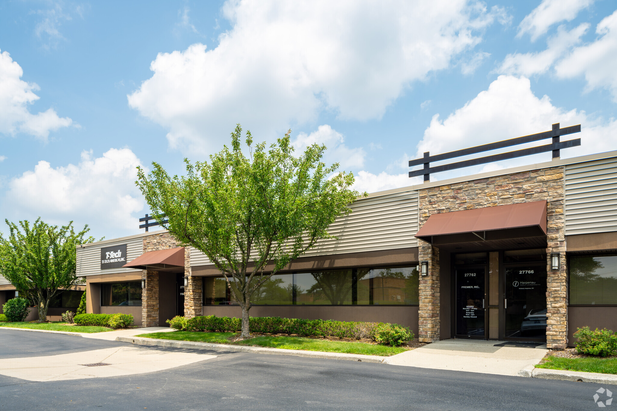 27650-27652 Franklin Rd, Southfield, MI à louer Photo de l’immeuble– Image 1 sur 45