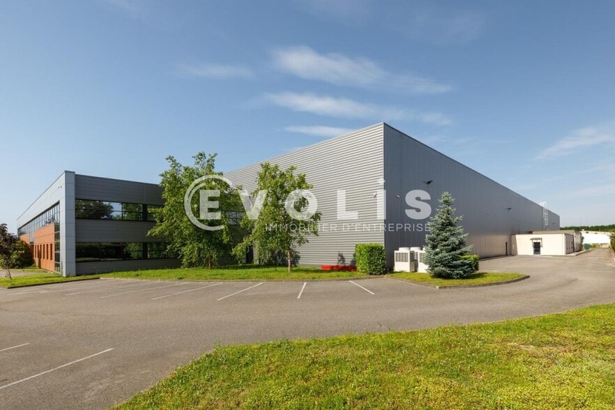 555 Rue De La Dombes, Miribel à louer - Photo de l’immeuble – Image 3 sur 18