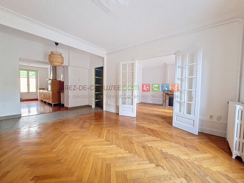 Bureau dans Lyon à vendre - Photo de l’immeuble – Image 3 sur 7
