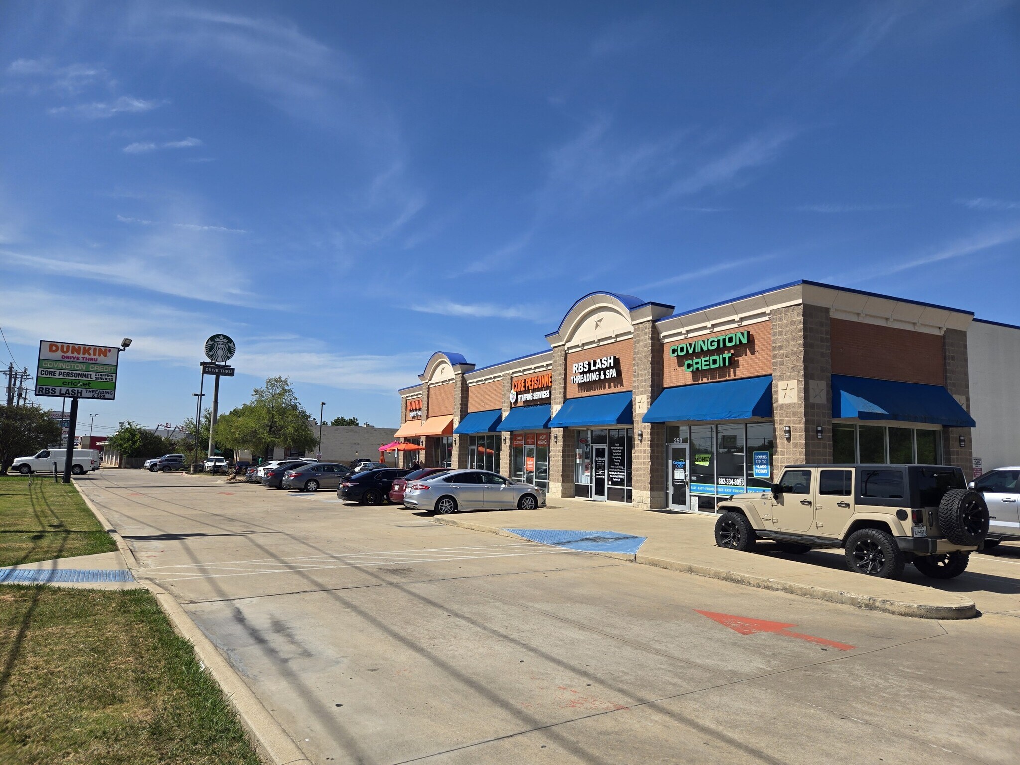 6201 Denton Hwy, Haltom City, TX à louer Photo de l’immeuble– Image 1 sur 8