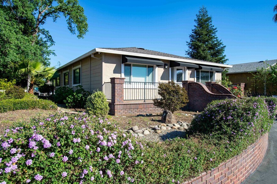 2727 Bechelli Ln, Redding, CA à vendre - Photo de l’immeuble – Image 2 sur 31