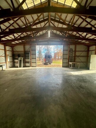 Plus de détails pour 9 Clark Rd, Litchfield, CT - Industriel/Logistique à louer