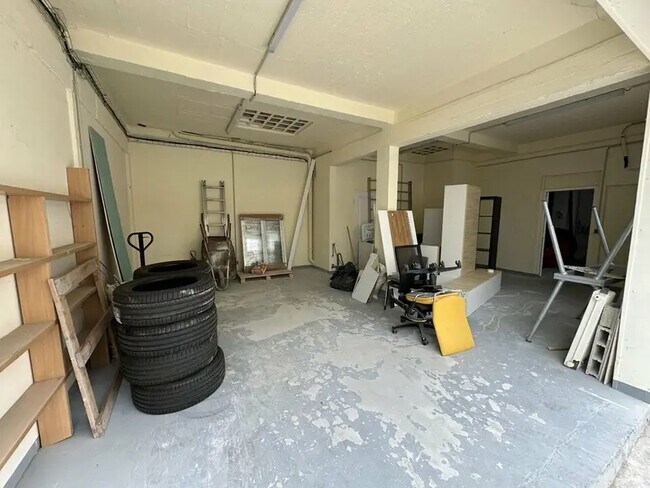 Plus de détails pour Local d'activités à louer